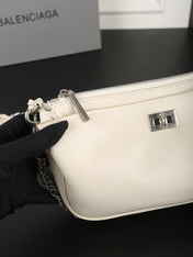 CHAIN CLASSIC BAG 22 IN WHITE SMOOTH CALFSKIN SILVER HARDWARE