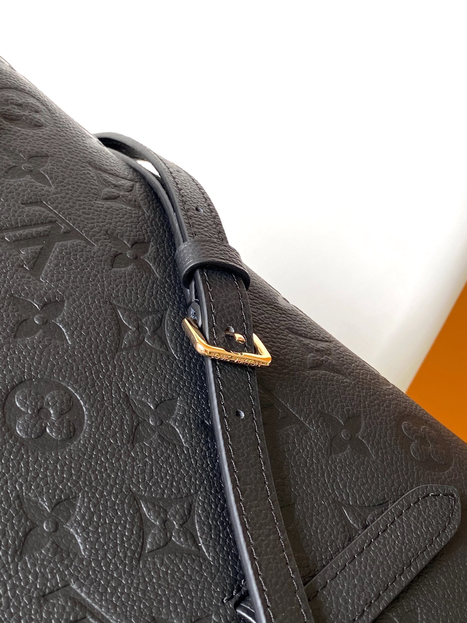 LV 25S BABYLONE TOTE BAG 32 IN BLACK CALFSKIN GOLD HARDWARE