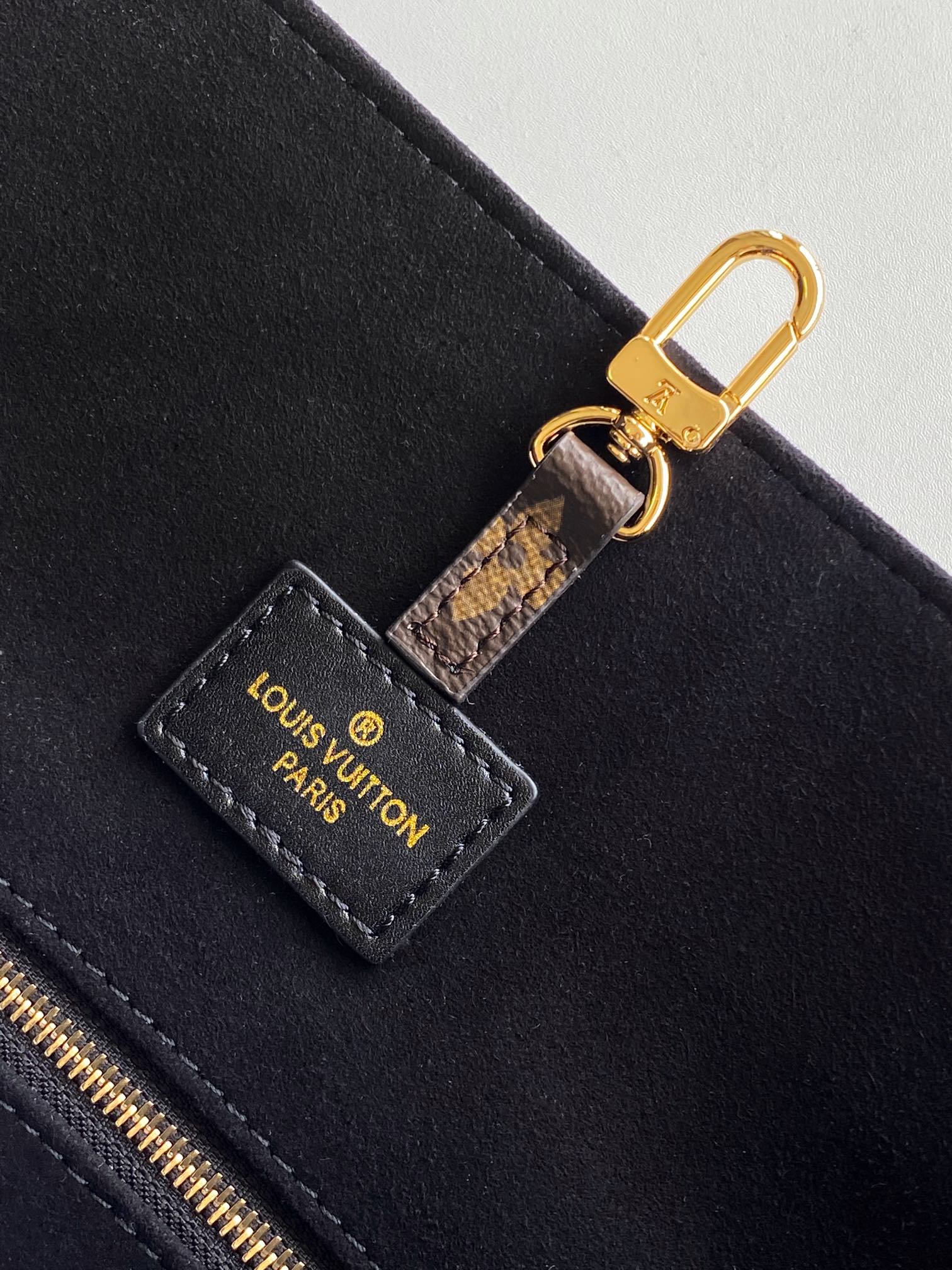 LV 25S NOVA MM BAG 37 IN BLACK CALFSKIN AND BROWN MONOGRAM CANVAS TRIM