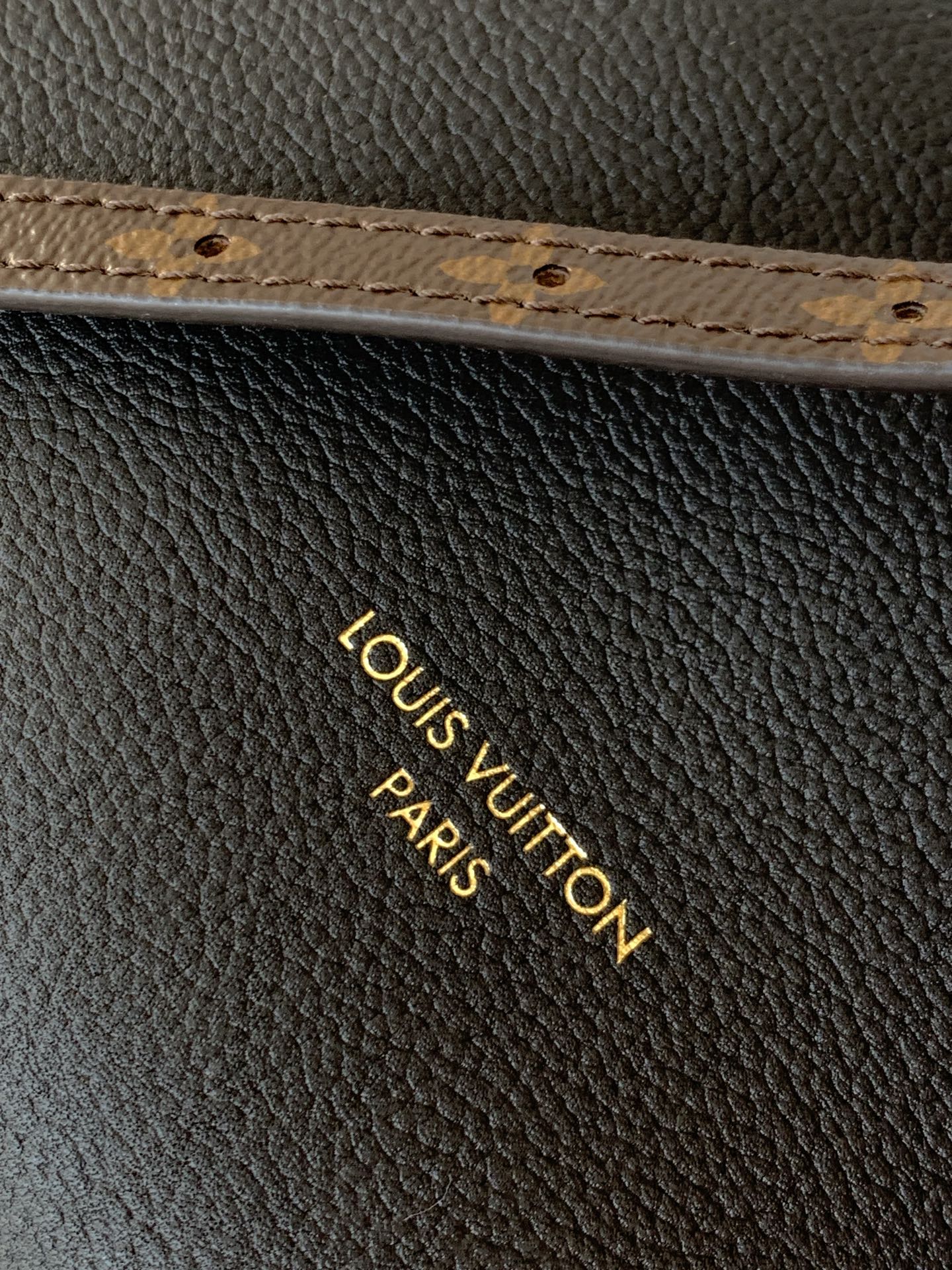 LV SMALL EXPRESS TRAVEL 26 IN BLACK CALFSKIN