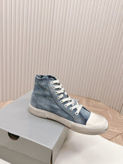HIGH-TOP SNEAKERS IN BLUE DENIM LOGO PRINT