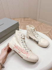HIGH-TOP SNEAKERS GRAFFITI IN WHITE CANVAS