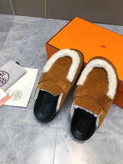 GO MULE IN BRONZE BROWN SUEDE ATTACH WHITE FLEECE