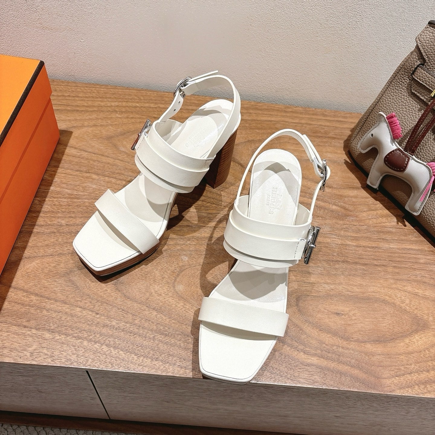 HM 26S GIGI 85 SANDAL IN WHITE CALFSKIN SILVER HARDWARE