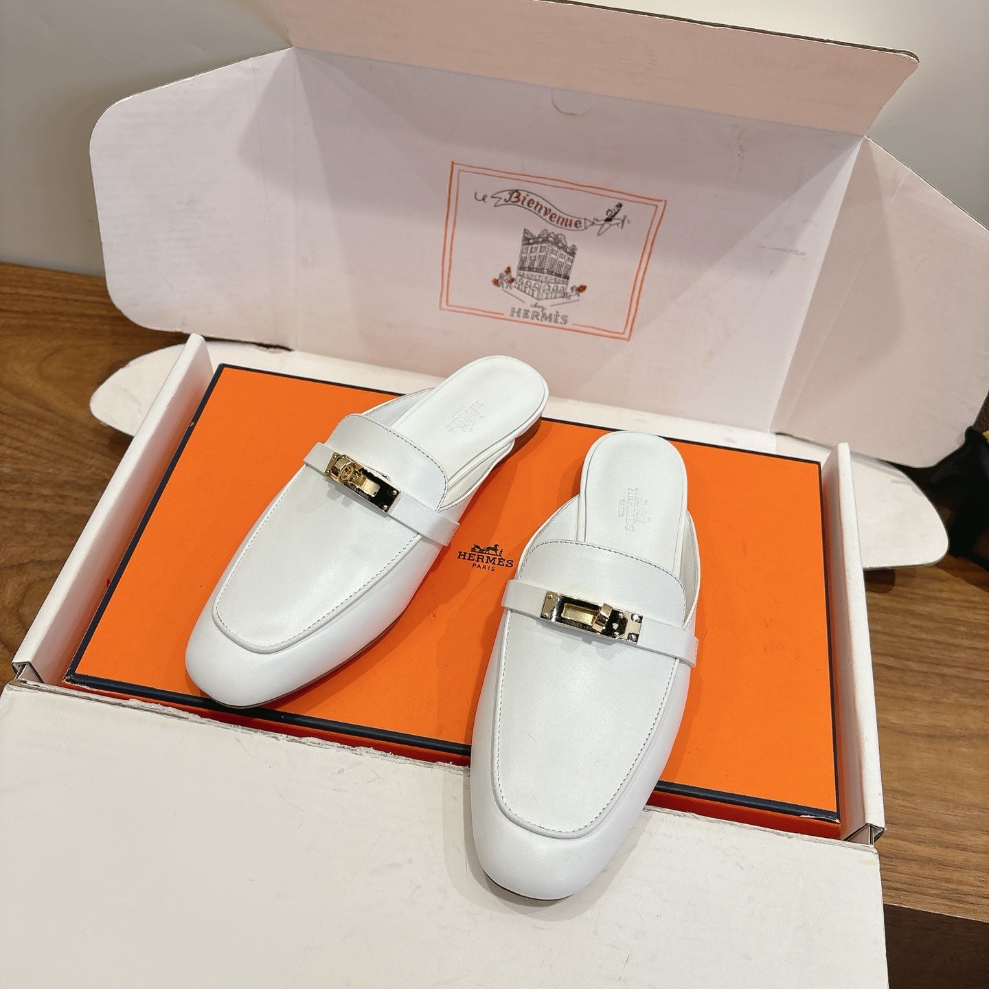 HM 26S KELLY MULE IN WHITE CALFSKIN GOLD HARDWARE