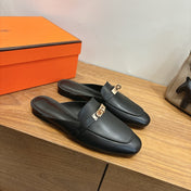 HM 26S KELLY MULE IN BLACK CALFSKIN GOLD HARDWARE