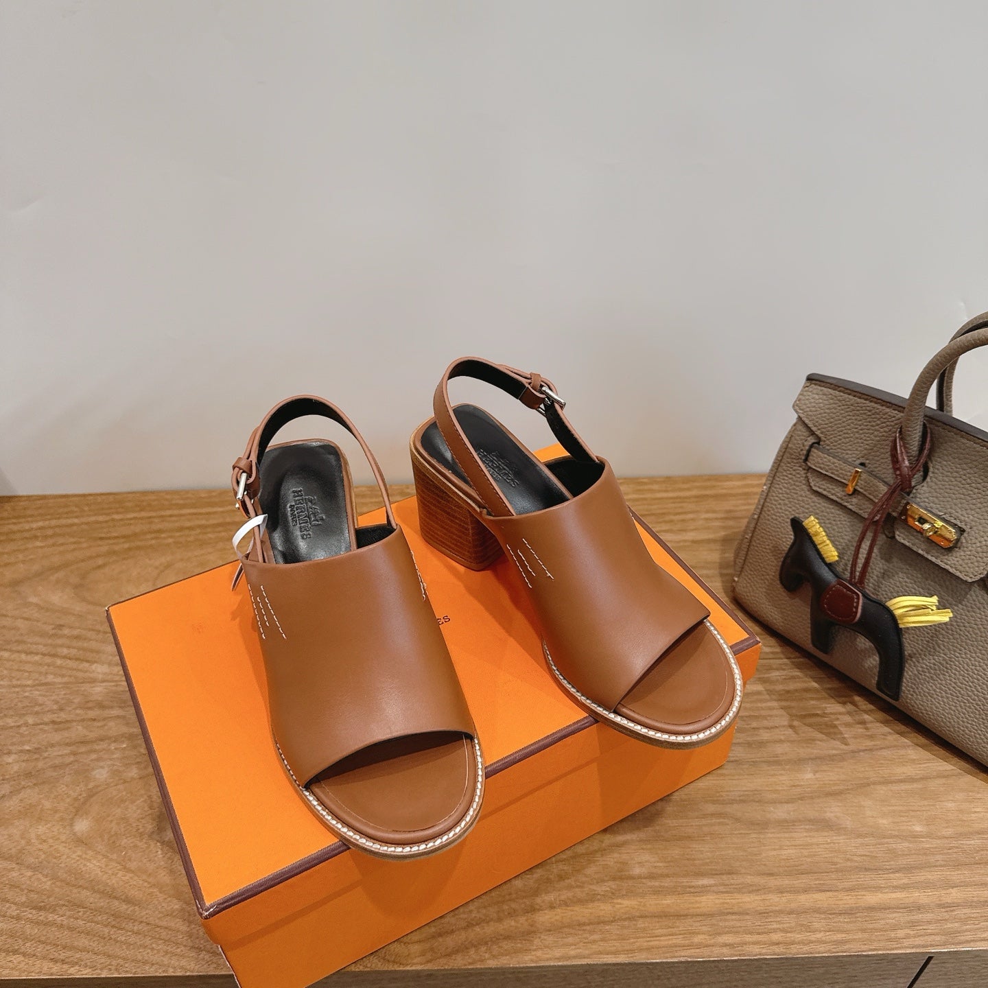 HM 26S ELDA 60 SANDAL IN CARAMEL BROWN CALFSKIN SILVER HARDWARE