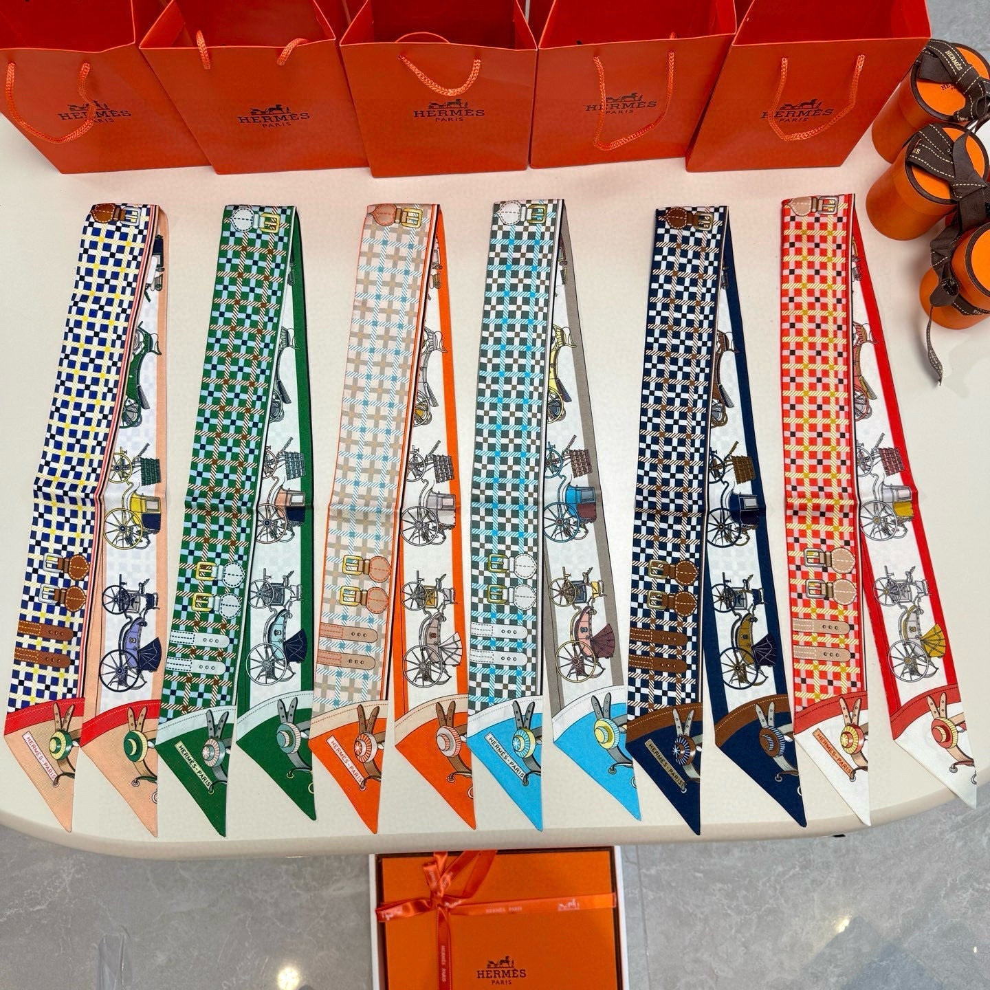 HERMES 25S SCARF 90 IN SILK 854950