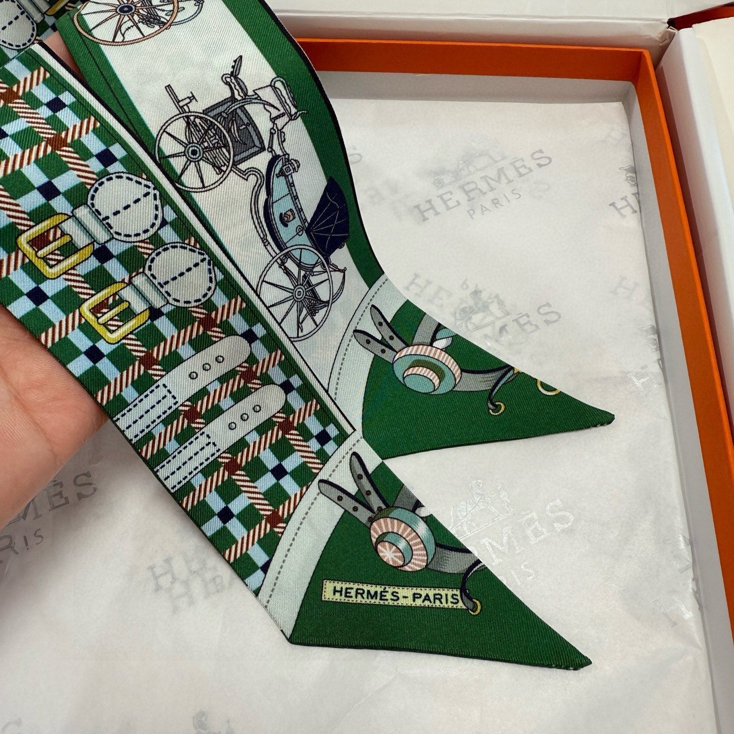 HERMES 25S SCARF 90 IN SILK 854951