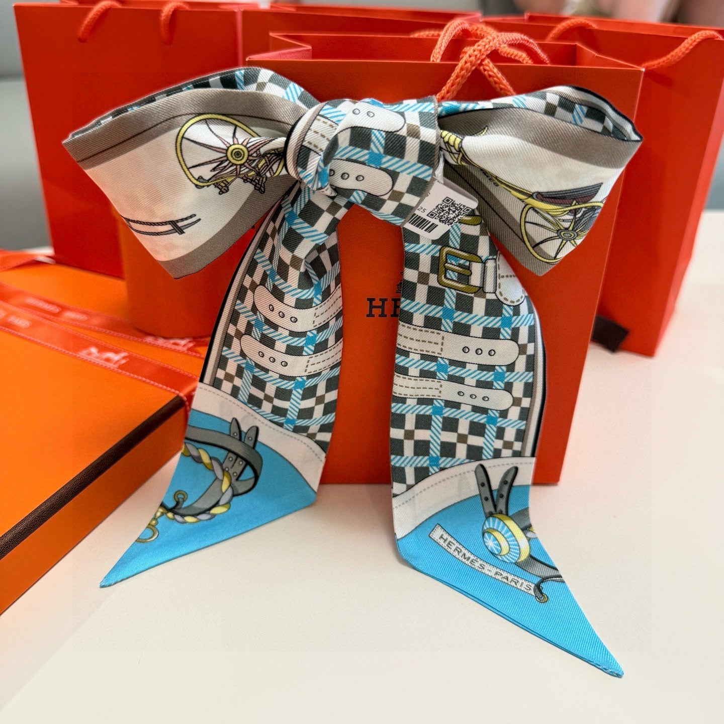 HERMES 25S SCARF 90 IN SILK 854953