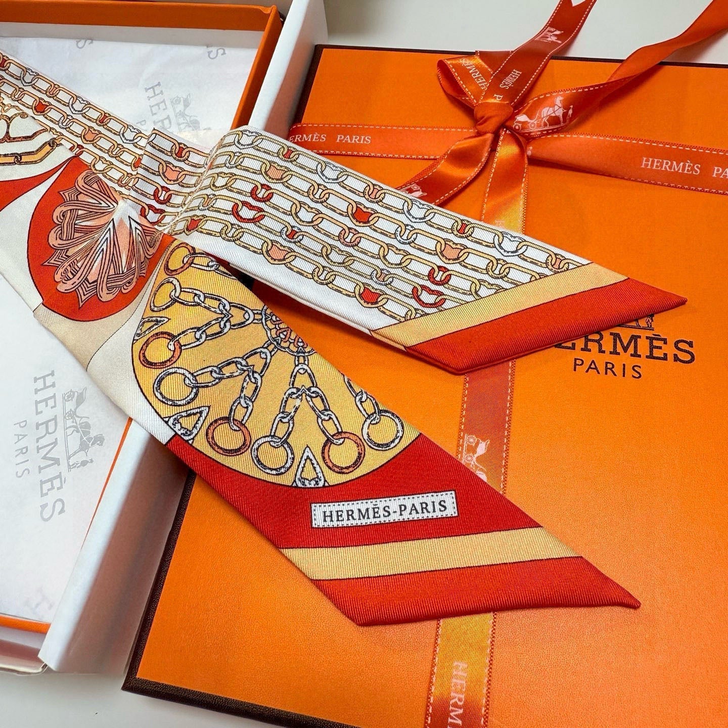 HERMES 25S SCARF 90 IN SILK 856722
