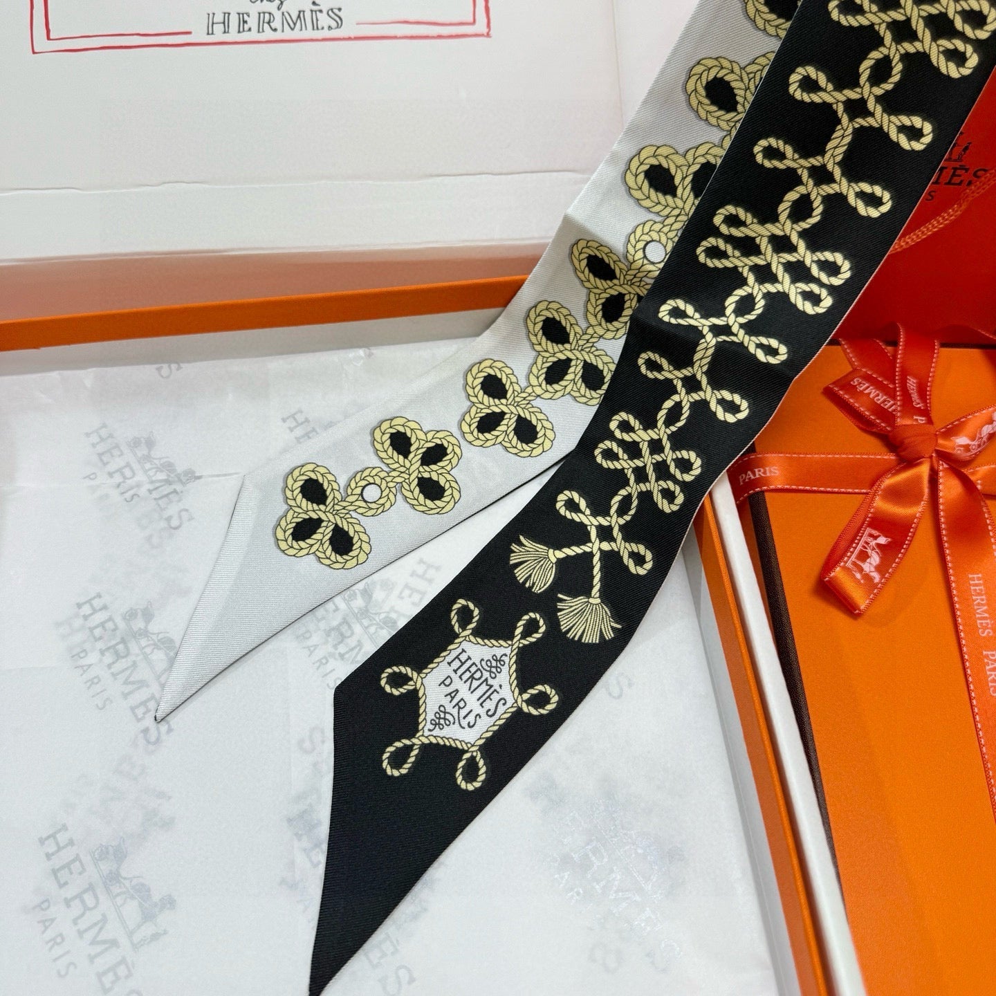 HERMES 26S SCARF 86 IN SILK 309669