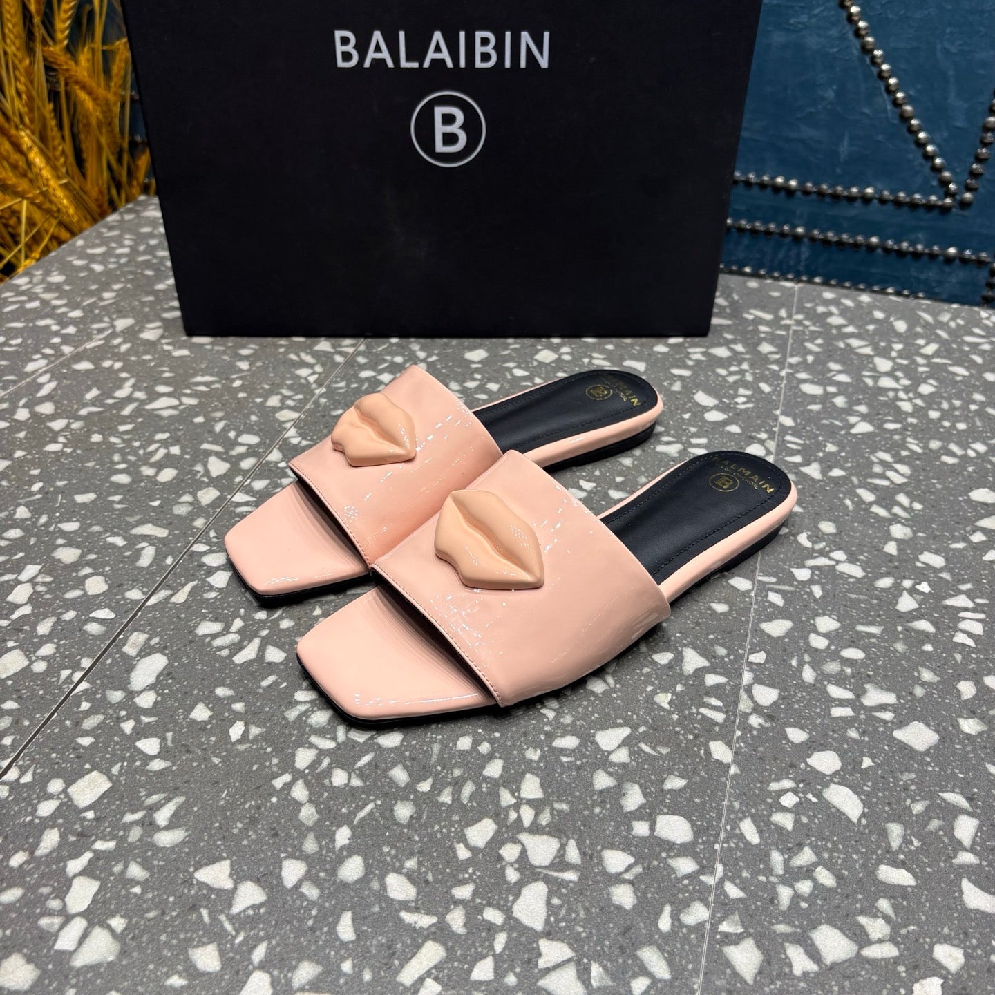 BALMAIN 26S SLIPPERS IN LIGHT PINK GLOSSY CALFSKIN