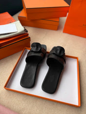 0RAN SANDALS IN BLACK CALFSKIN