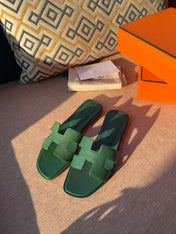 0RAN SANDALS IN HUNTER GREEN CALFSKIN