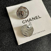 CHANEL 26S DOUBLE C LOGO ENGRAVED ROUND STUD EARRINGS IN SILVER METAL 629190