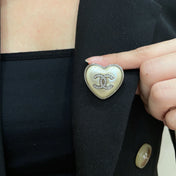 CHANEL 26S DOUBLE C LOGO CRYSTAL HEART BROOCH IN GOLD METAL 629994