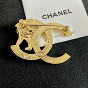 CHANEL 26S DOUBLE C LOGO LION EMBLEM BROOCH IN GOLD METAL 629997