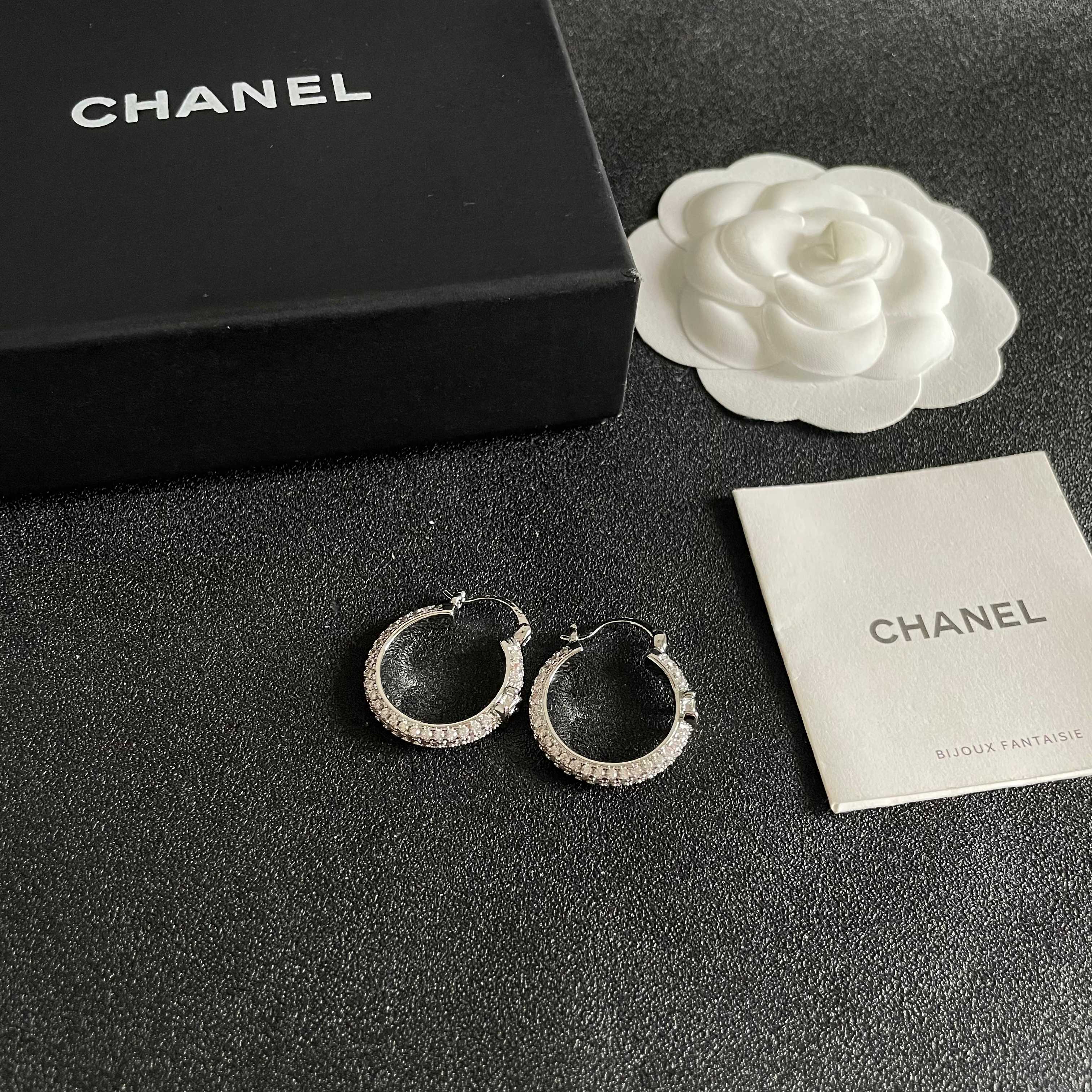 CHANEL 26S DOUBLE C LOGO FULL PAVE CRYSTAL HOOP EARRINGS IN SILVER METAL 630069