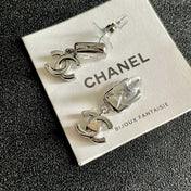 CHANEL 26S DOUBLE C LOGO QUILTED RECTANGULAR DROP EARRINGS IN SILVER METAL 630071