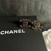 CHANEL 26S DOUBLE C LOGO BLACK ENAMEL STUD EARRINGS IN GOLD METAL 629902