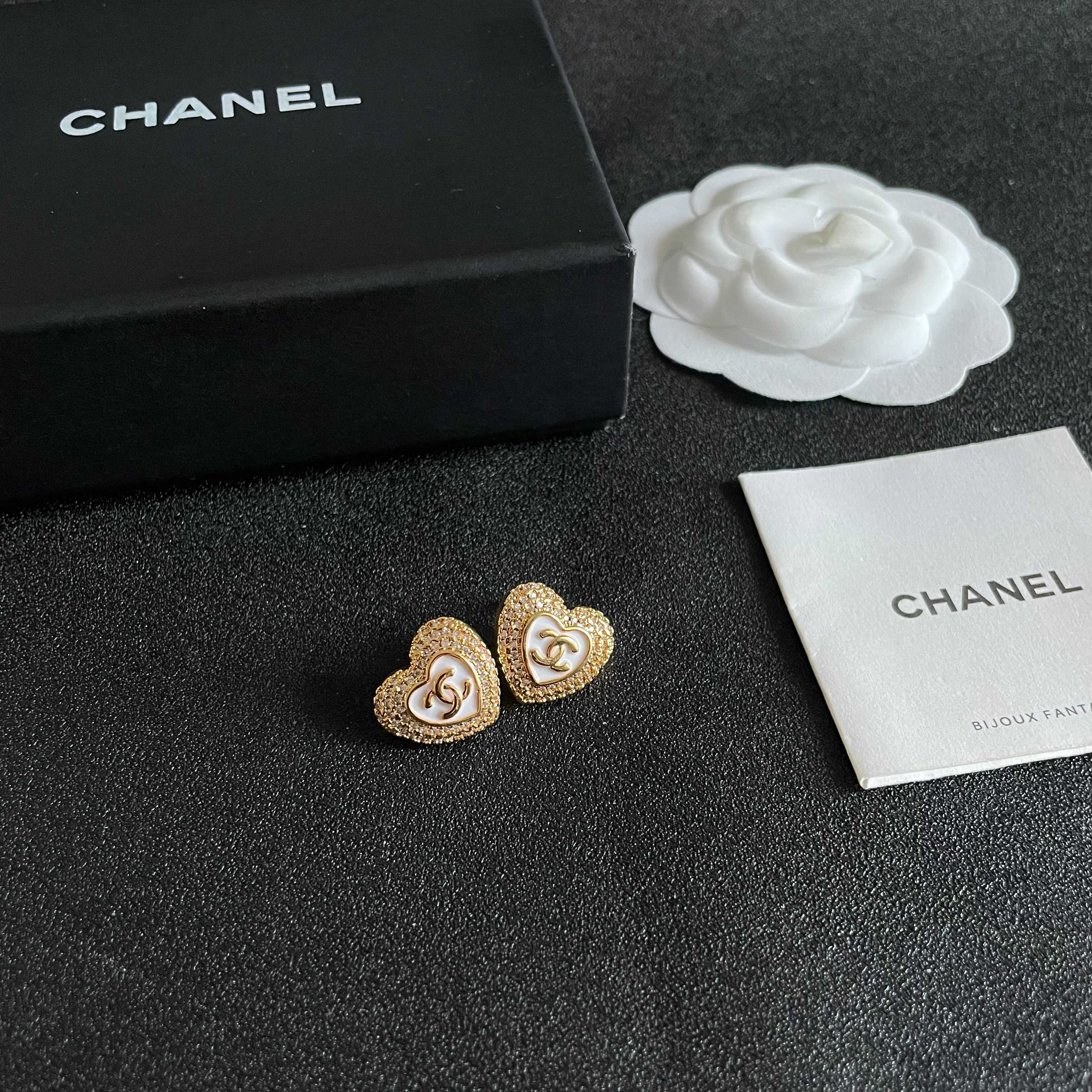 CHANEL 26S DOUBLE C LOGO PAVE HEART STUD EARRINGS WITH WHITE ENAMEL IN GOLD METAL 631815