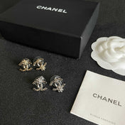 CHANEL 26S DOUBLE C LOGO PEARL STUD EARRINGS WITH FLORAL DETAIL IN GOLD METAL 631917
