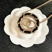 CHANEL 26S DOUBLE C LOGO BLACK ENAMEL ROPE EDGE ROUND PENDANT NECKLACE IN GOLD METAL 633296