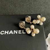 CHANEL 26S CHANEL CC LOGO PEARL CLUSTER DROP EARRINGS IN GOLD METAL 633301
