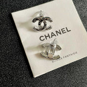 CHANEL 26S CHANEL CC LOGO WOVEN METAL STUD EARRINGS IN SILVER METAL 633306