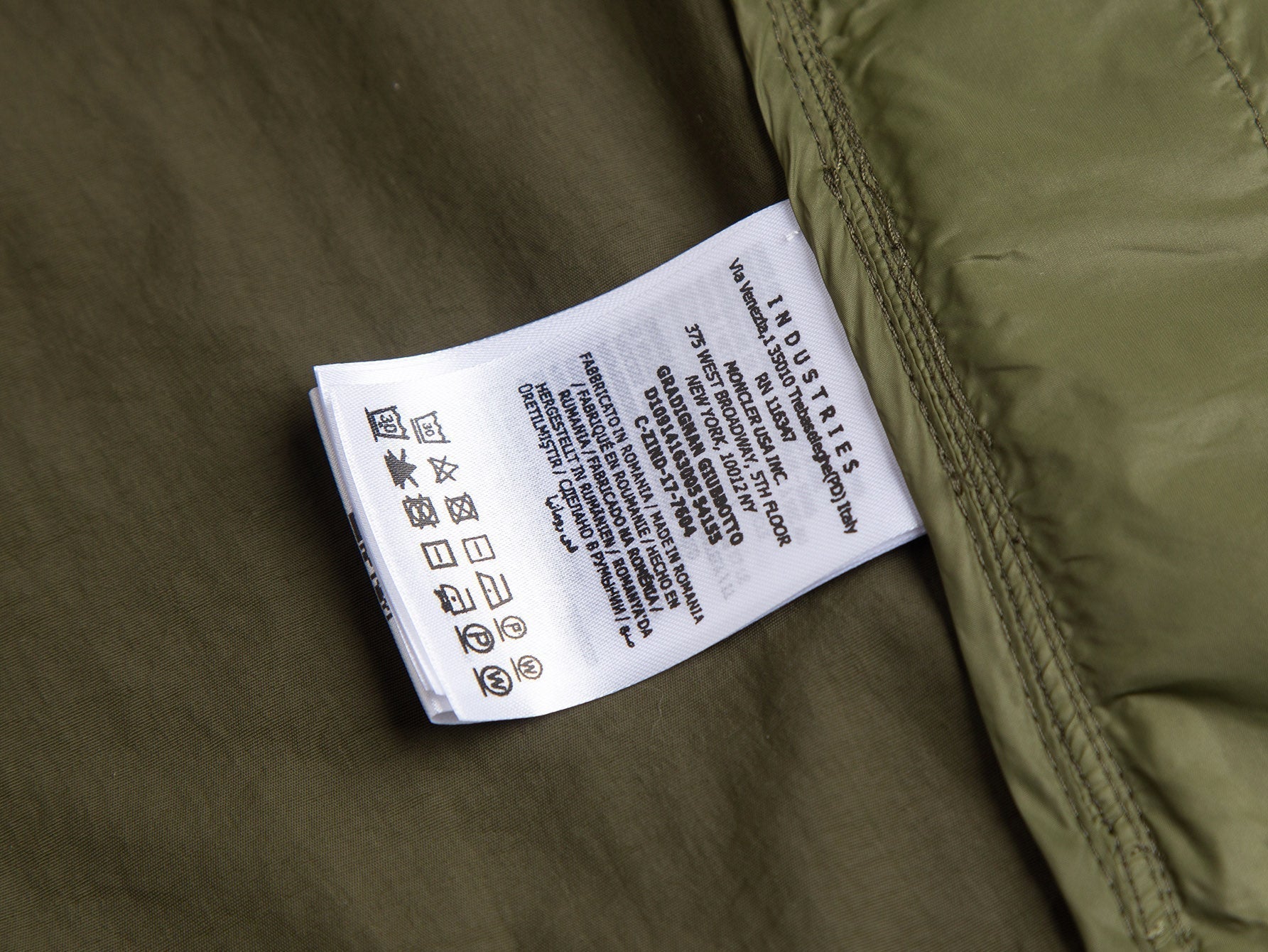 MONCLER 26S JACKET 500