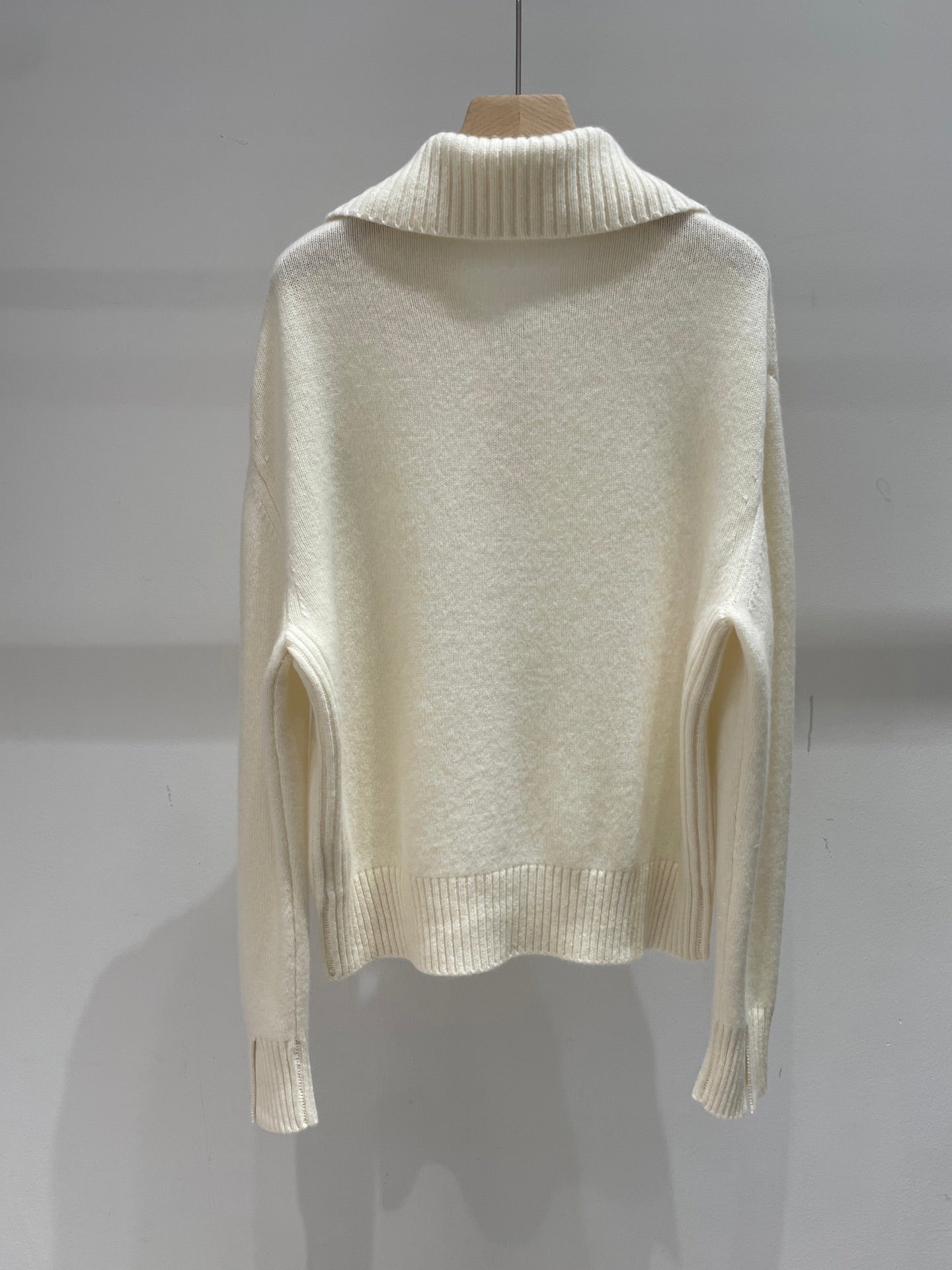 LP SWEATER STYLE 230