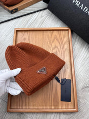 BEANIE HAT IN UMBER BROWN WOOL 332398