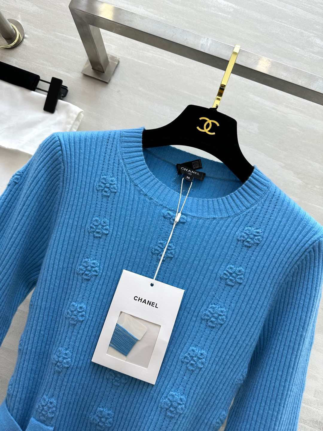 CHANEL 26S SWEATER 675