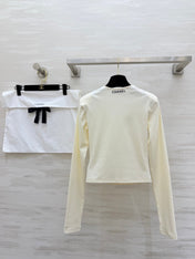 CHANEL 26S V-NECK SWEATSHIRT 974