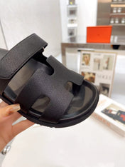 CHYPRE SANDAL IN BLACK CALFSKIN 186752