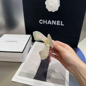 CHANEL 26S CLAW HAIR CLIP IN BEIGE ACRYLIC 512099