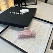 CHANEL 26S CLAW HAIR CLIP IN PINK ACRYLIC 503112
