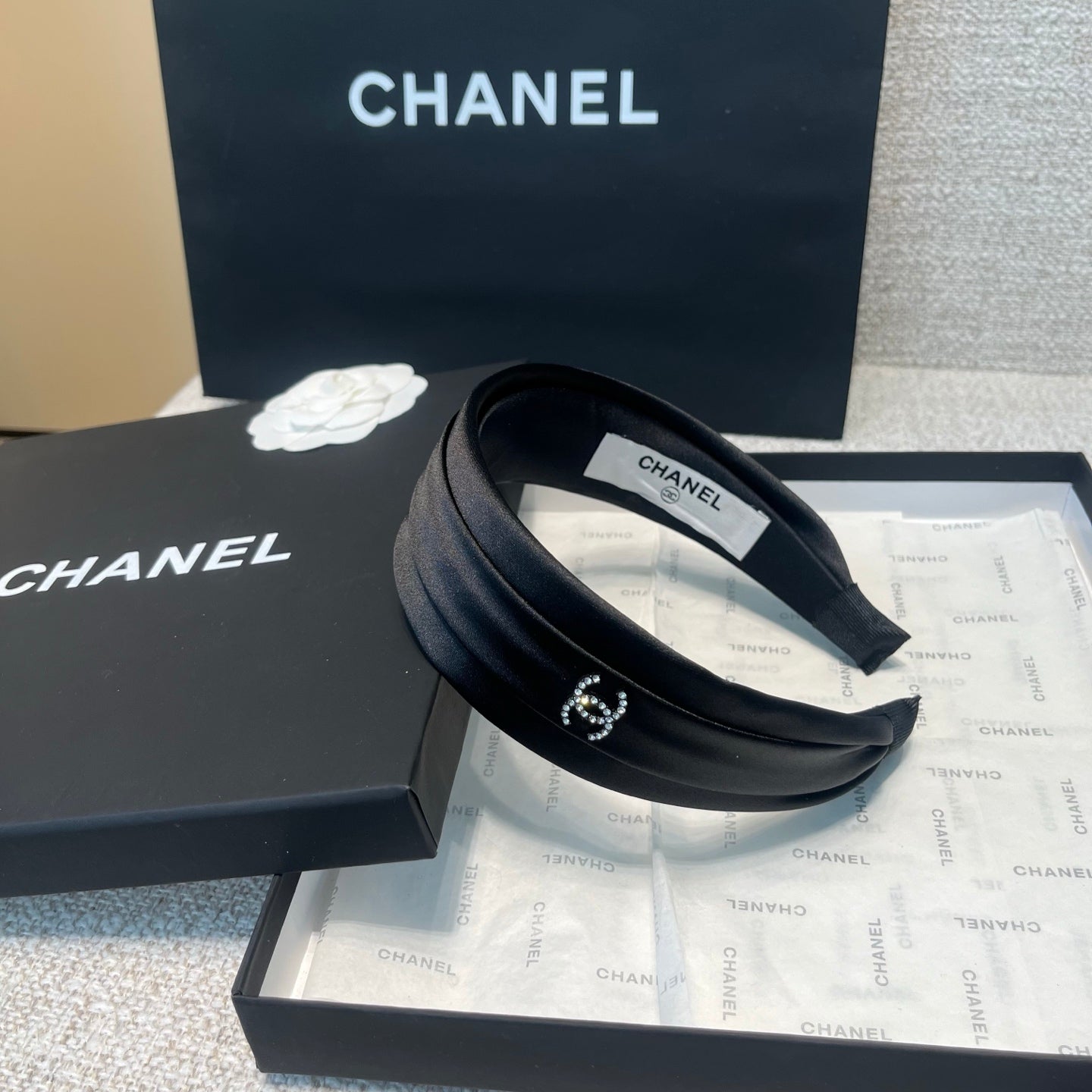 CHANEL 26S HEADBAND IN BLACK FABRIC 505331