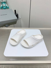 POOL CROCS IN WHITE RUBBER