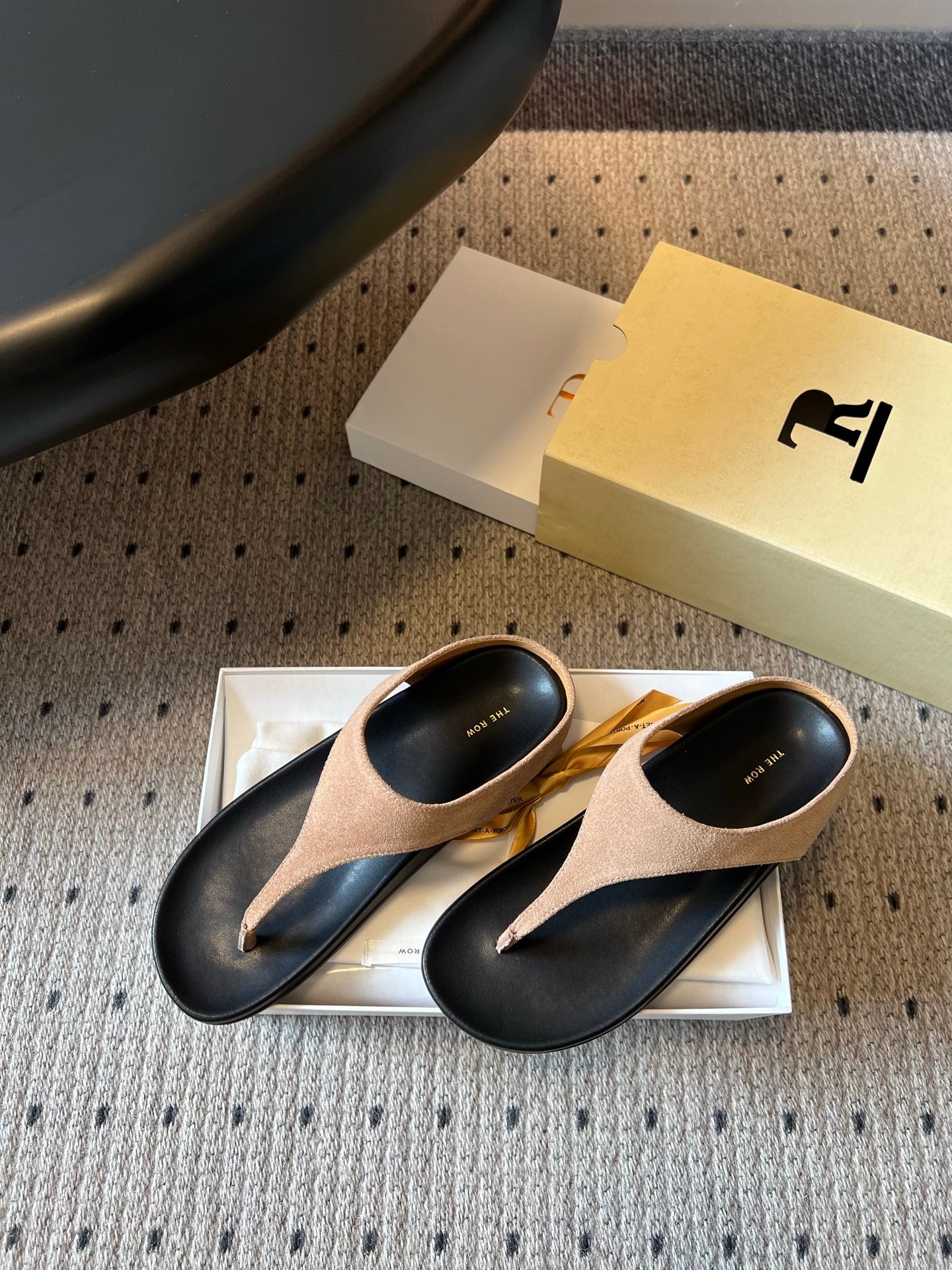 THE ROW 26S THONG SANDALS IN LIGHT BROWN SUEDE