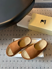 THE ROW 26S THONG SANDALS IN CARAMEL BROWN SUEDE