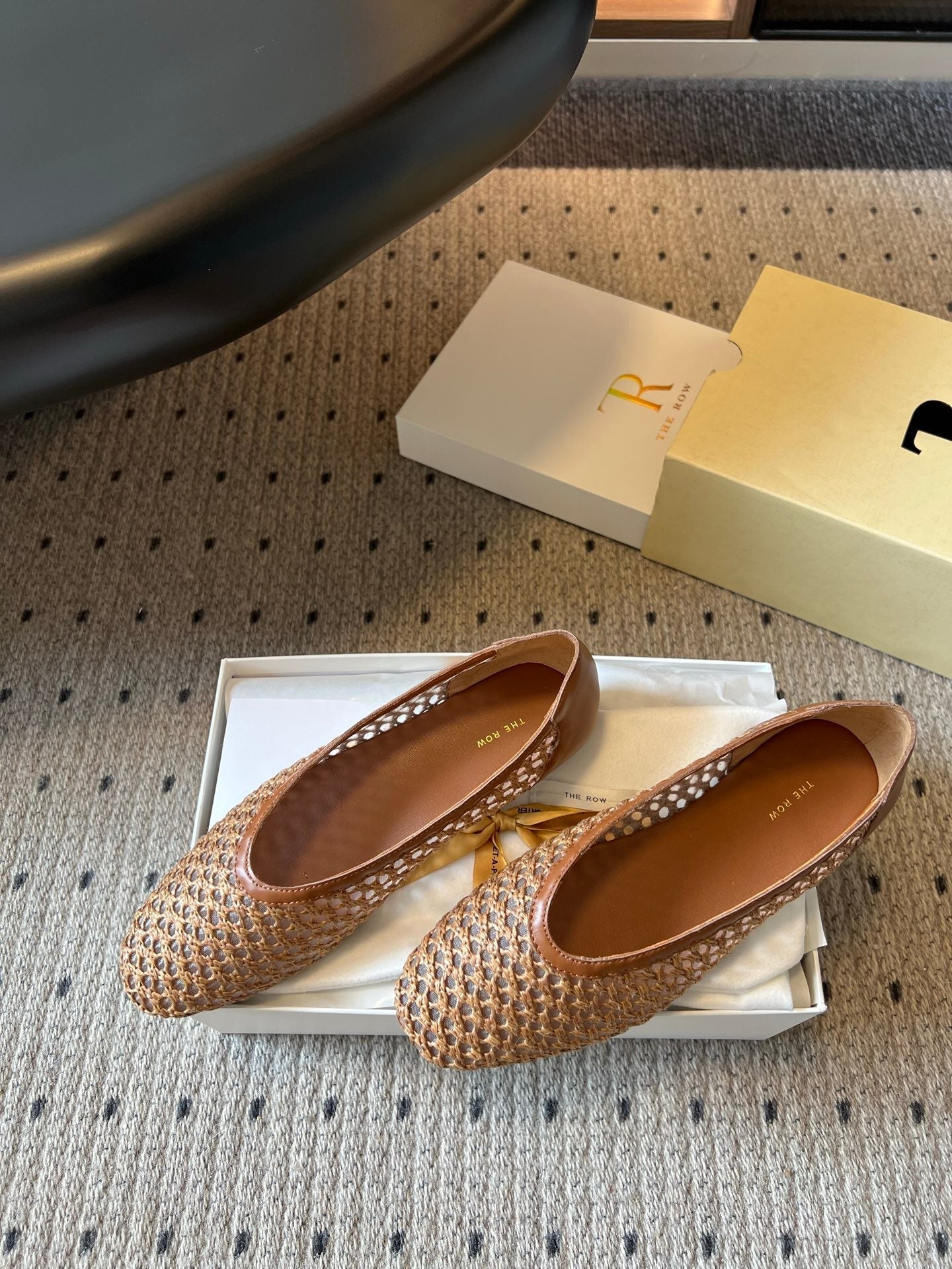 THE ROW 26S BALLET FLATS IN BROWN MESH