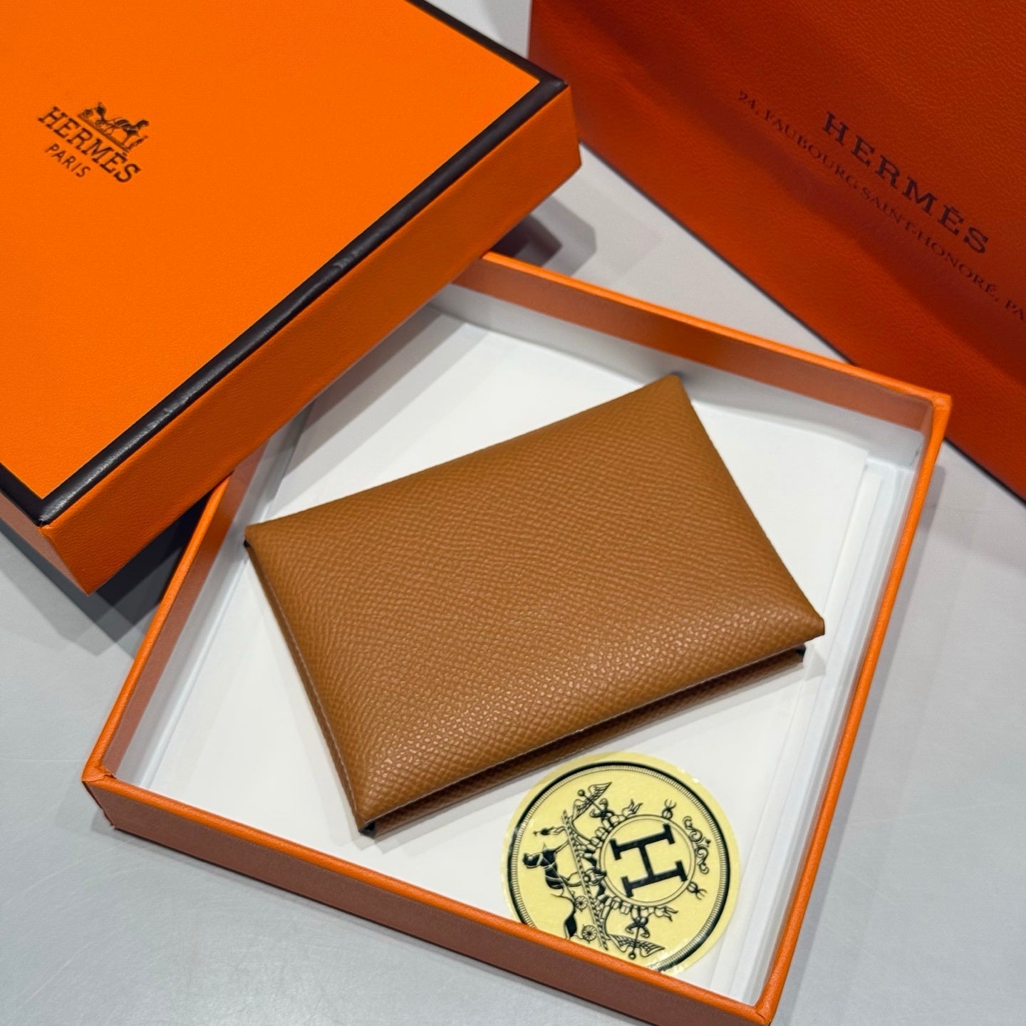 CALVI DUO COMPACT CARD HOLDER IN GOLD EPSOM CALFSKIN
