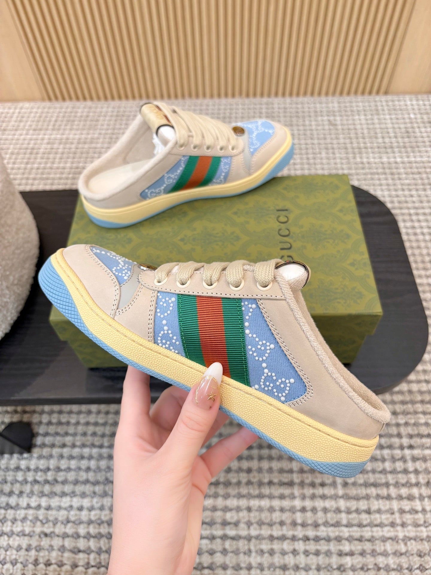 GUCCI 26S BACKLESS SNEAKERS IN BLUE CANVAS AND BEIGE LEATHER