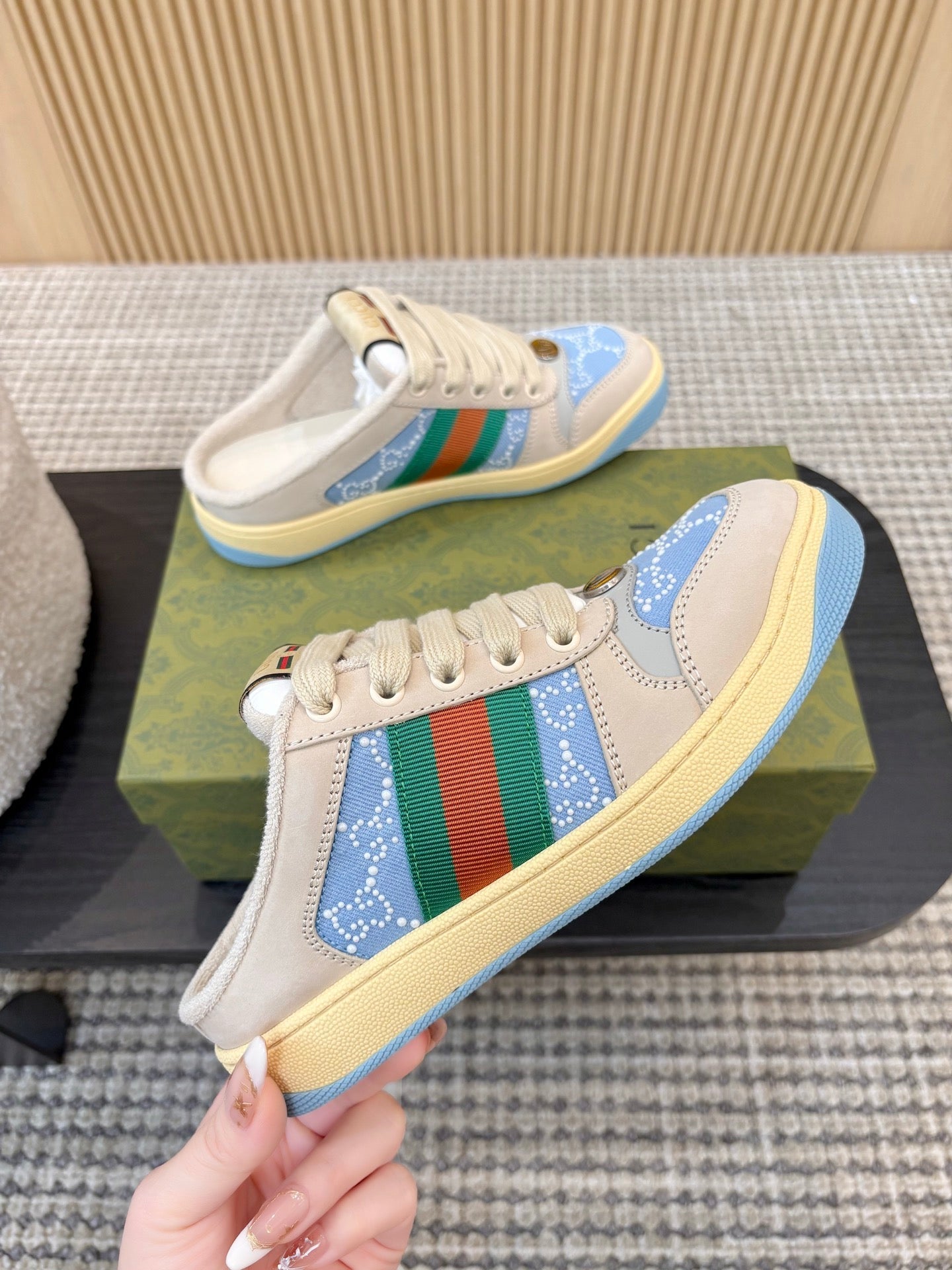 GUCCI 26S BACKLESS SNEAKERS IN BLUE CANVAS AND BEIGE LEATHER