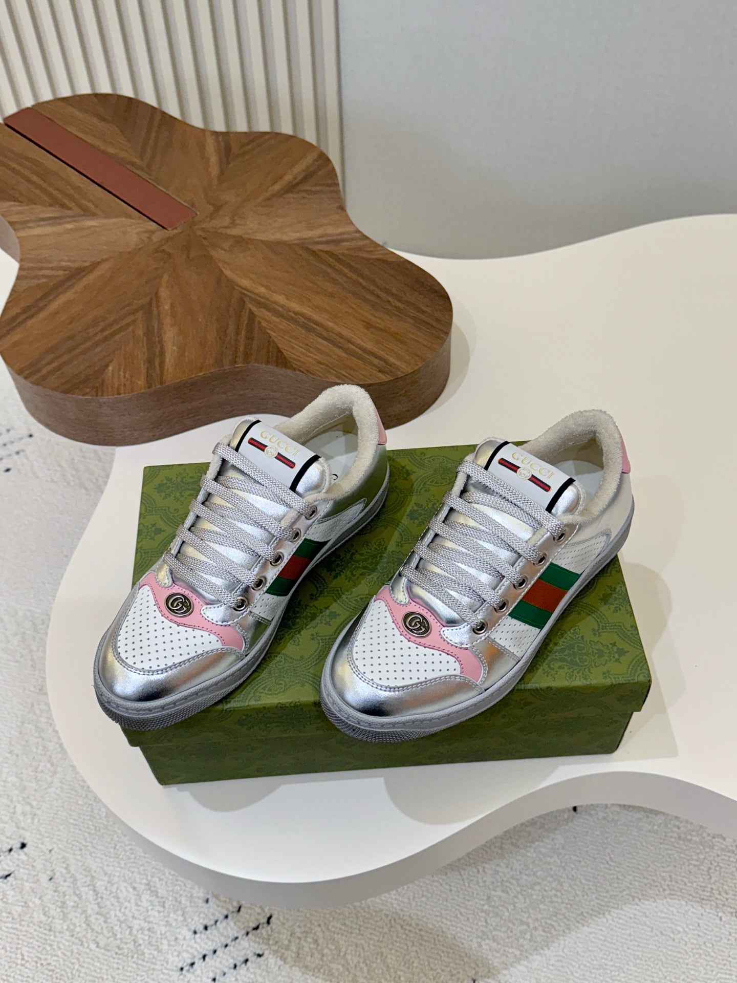 GUCCI 26S MESH SNEAKERS IN SILVER LEATHER