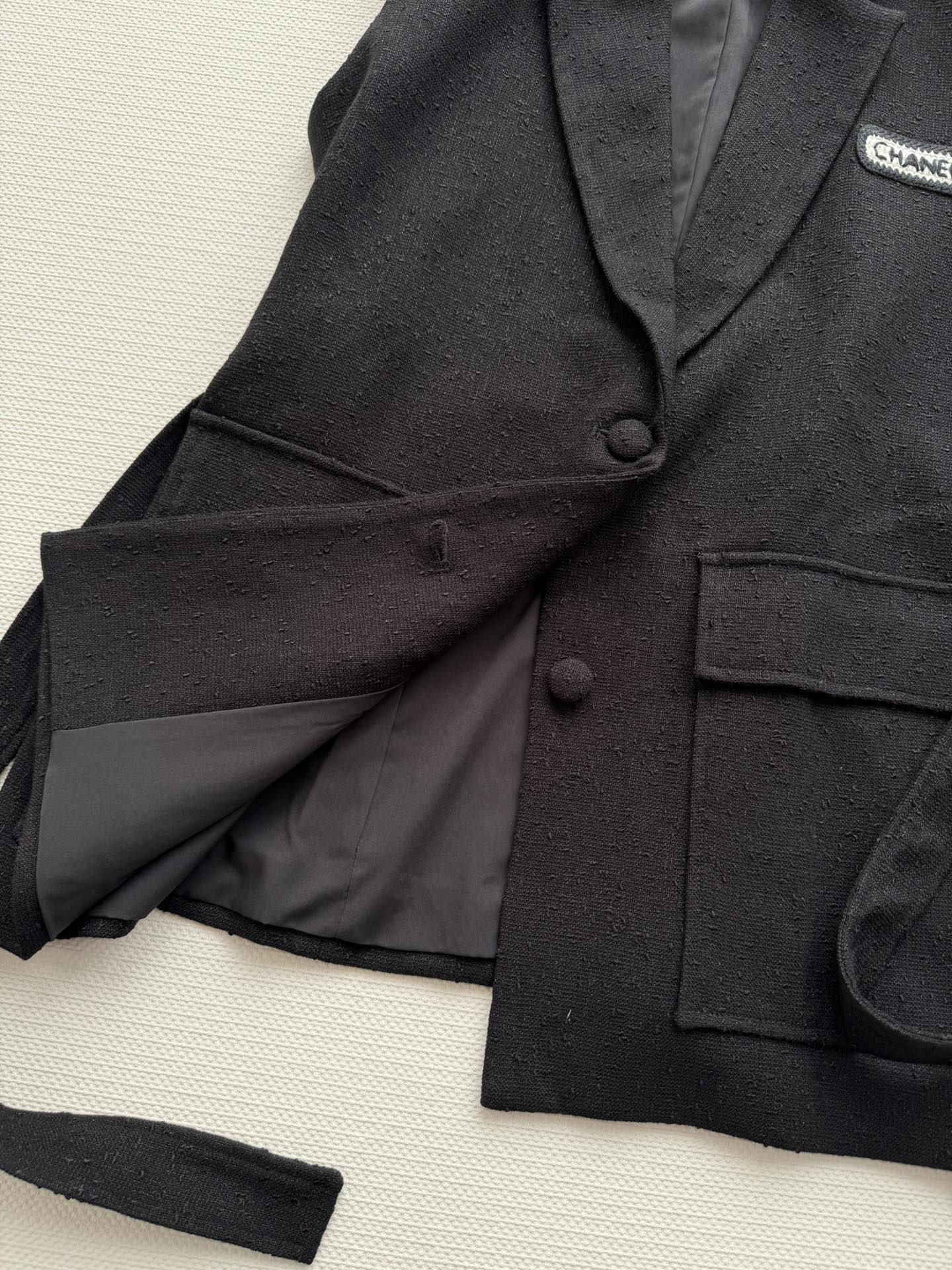 CHANEL 26S SLEEVELESS BLAZER 708