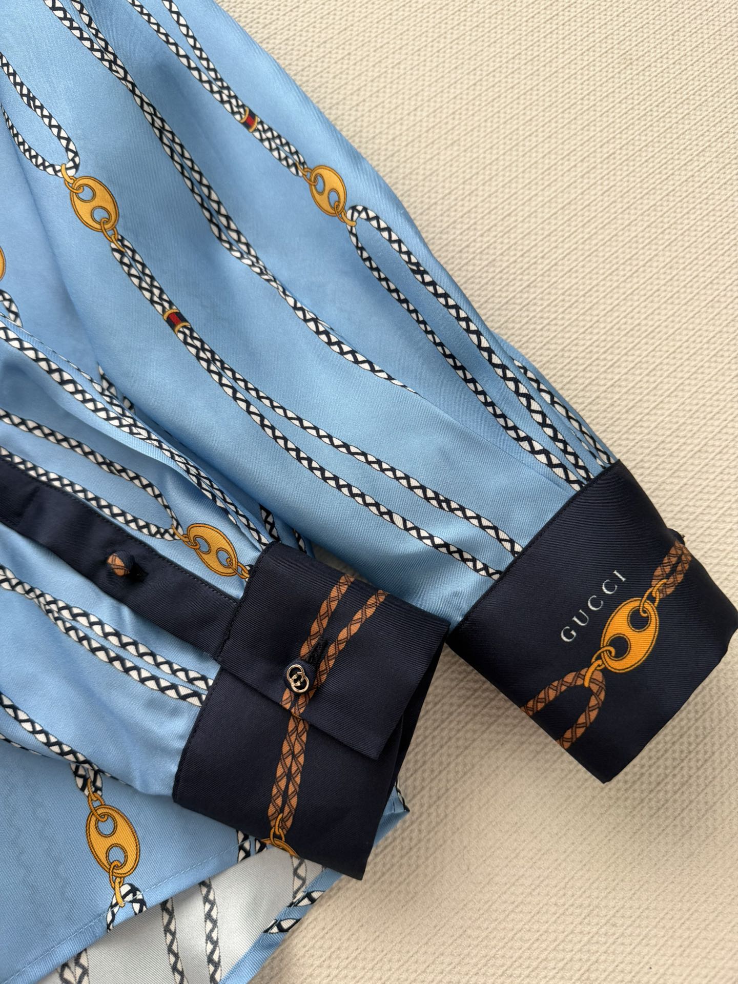 GUCCI 26S SILK SHIRT 258