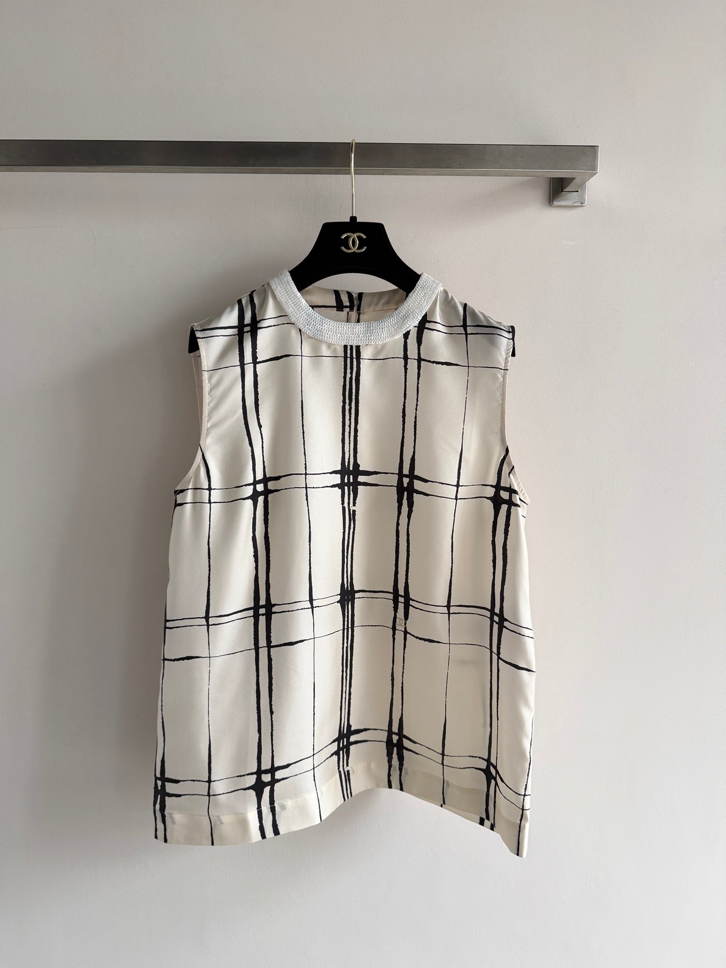 CHANEL 26S SLEEVELESS SILK TOP STYLE 1210
